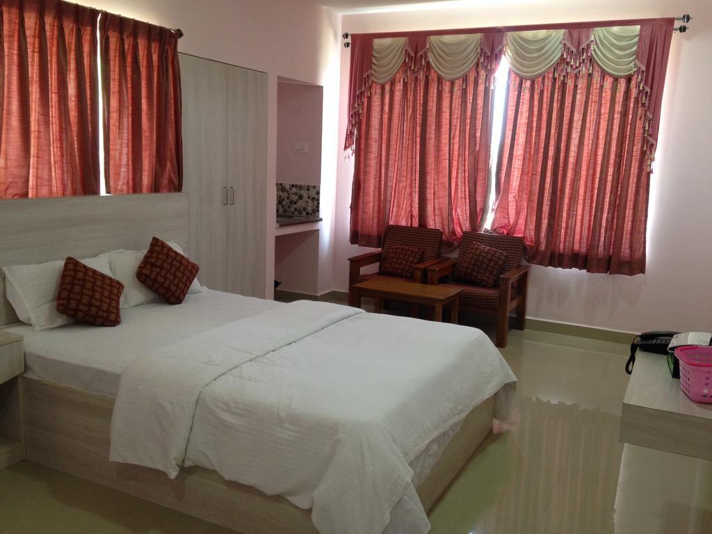 Oyo 4355 Goodland Inn Madras Zewnętrze zdjęcie